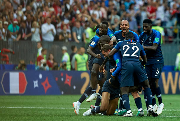 他都展现出 他都展现出